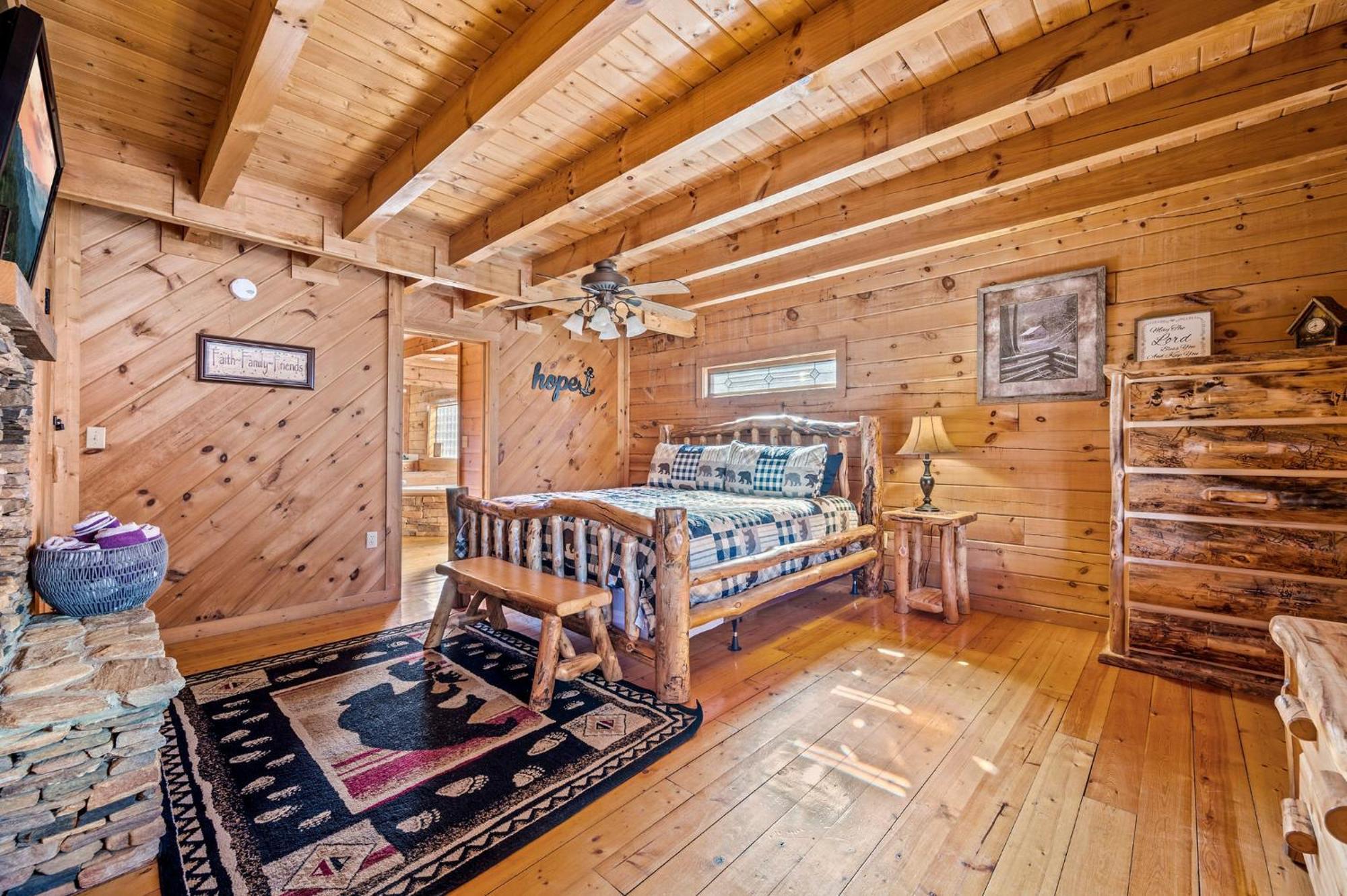 Bearfoot Pines - True Log Cabin - Wi-Fi, Hot Tub, Fishing, Deck With Views! - Mins To Pf Sevierville Exterior photo