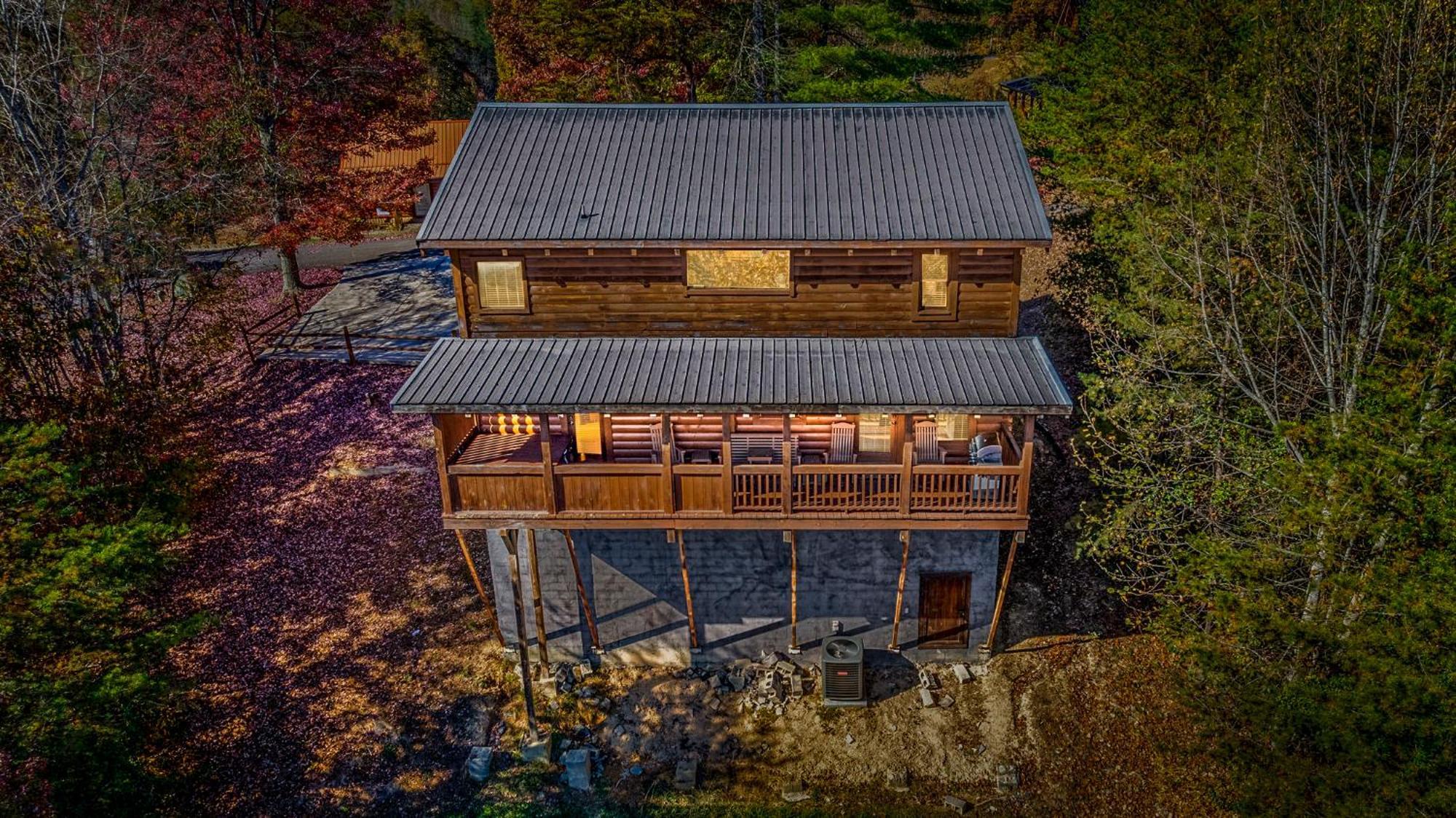 Bearfoot Pines - True Log Cabin - Wi-Fi, Hot Tub, Fishing, Deck With Views! - Mins To Pf Sevierville Exterior photo