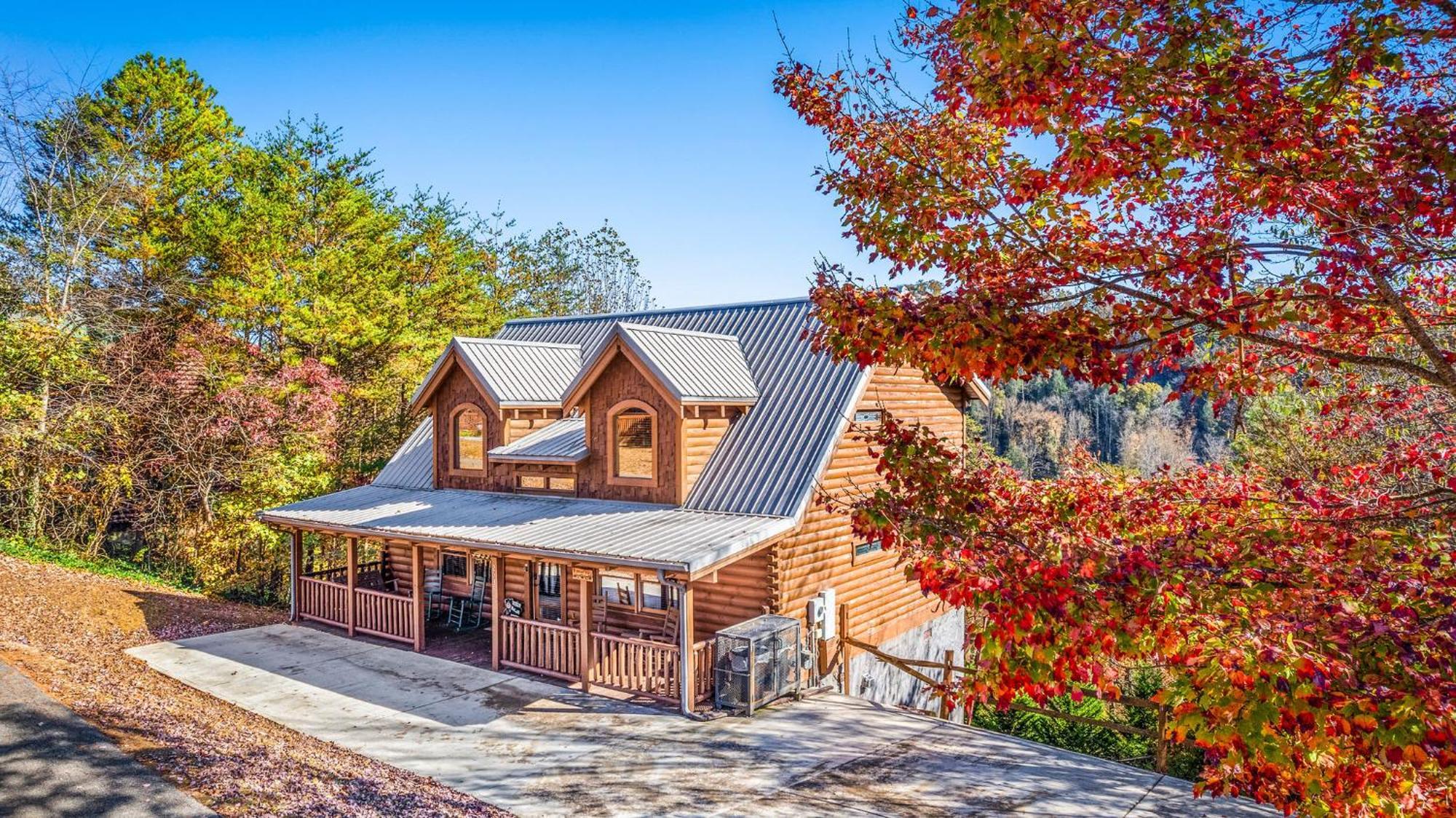 Bearfoot Pines - True Log Cabin - Wi-Fi, Hot Tub, Fishing, Deck With Views! - Mins To Pf Sevierville Exterior photo