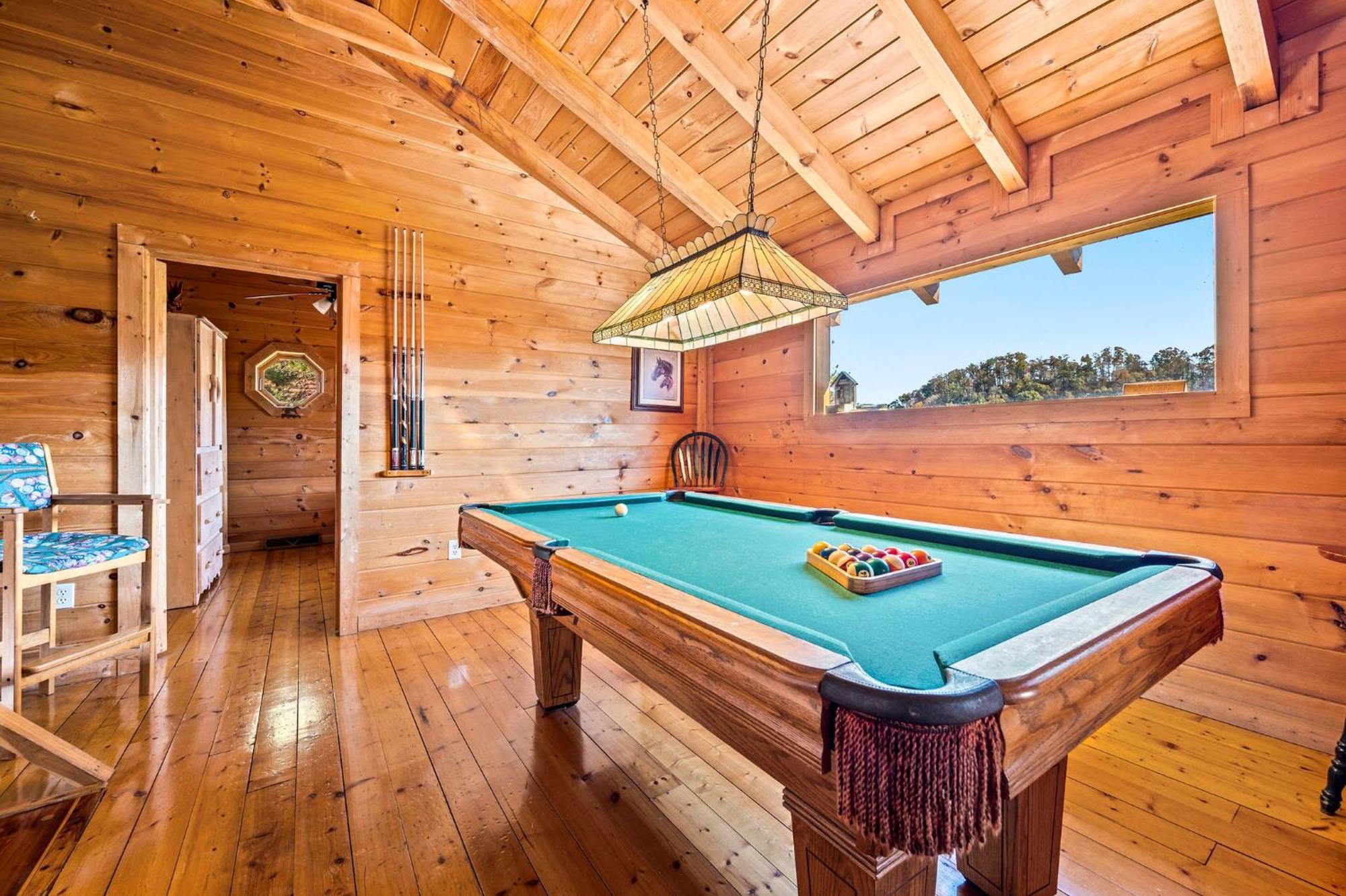 Bearfoot Pines - True Log Cabin - Wi-Fi, Hot Tub, Fishing, Deck With Views! - Mins To Pf Sevierville Exterior photo