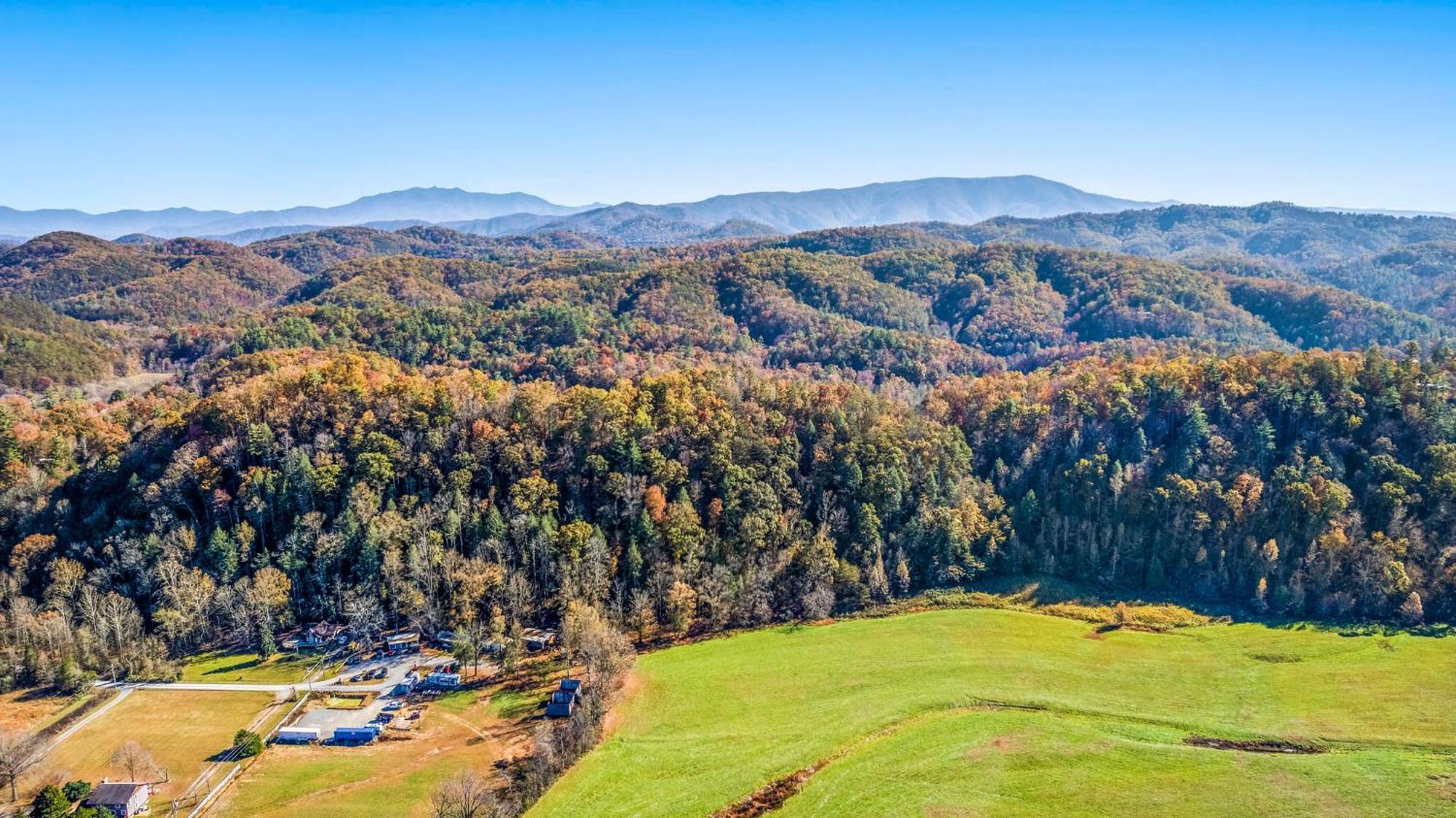 Bearfoot Pines - True Log Cabin - Wi-Fi, Hot Tub, Fishing, Deck With Views! - Mins To Pf Sevierville Exterior photo