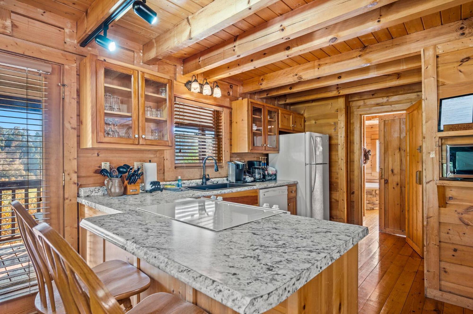 Bearfoot Pines - True Log Cabin - Wi-Fi, Hot Tub, Fishing, Deck With Views! - Mins To Pf Sevierville Exterior photo