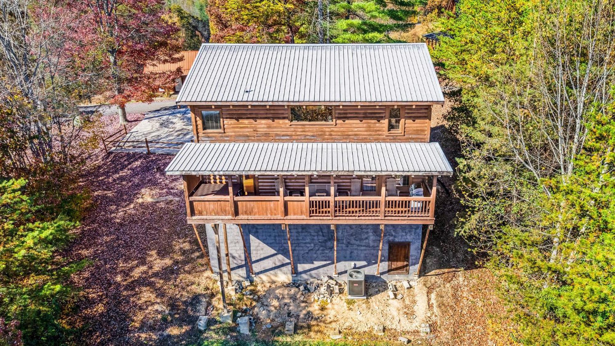 Bearfoot Pines - True Log Cabin - Wi-Fi, Hot Tub, Fishing, Deck With Views! - Mins To Pf Sevierville Exterior photo